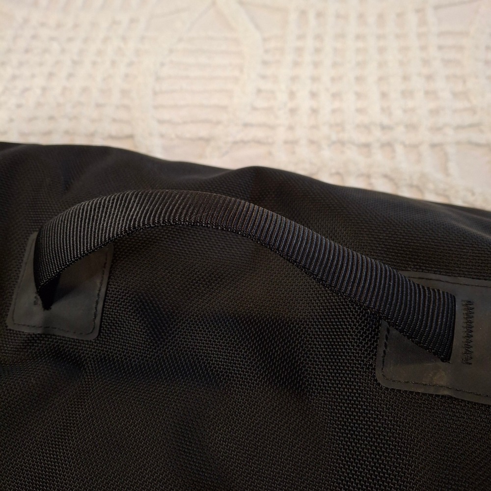 The North Face XL Messenger Bag Black Nylon Laptop Commuter Shoulder Satchel Bag - Picture 13 of 13
